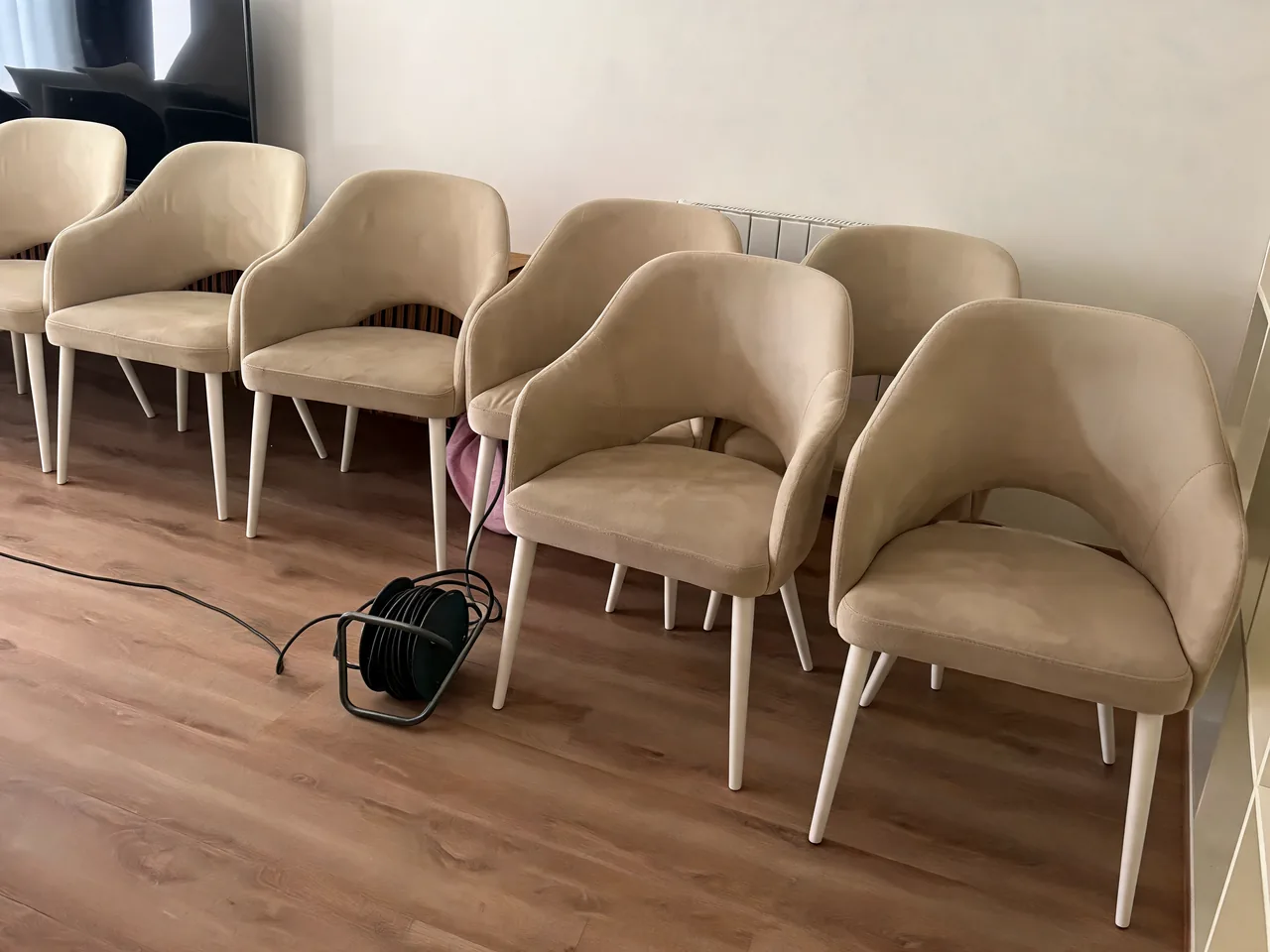Cadeiras: trabalho da Norte Estofos
